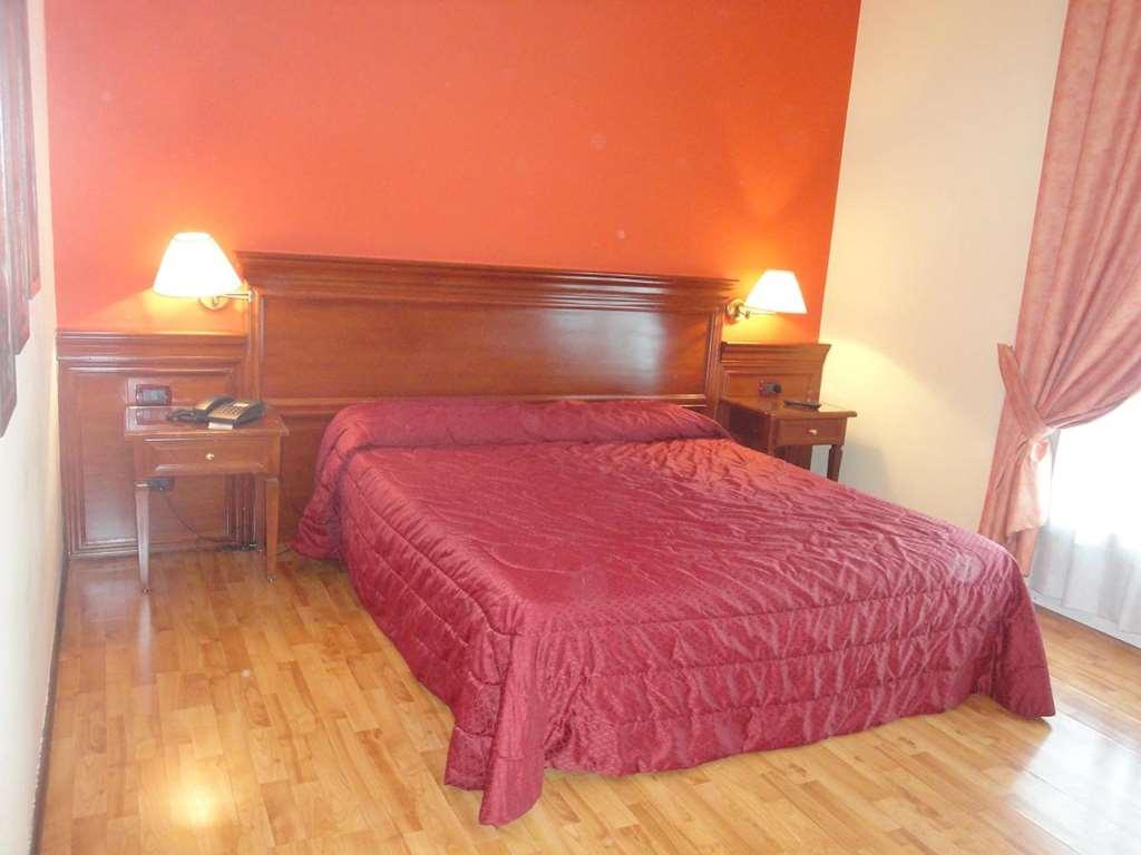 Hotel Vazzana Volpiano Room photo